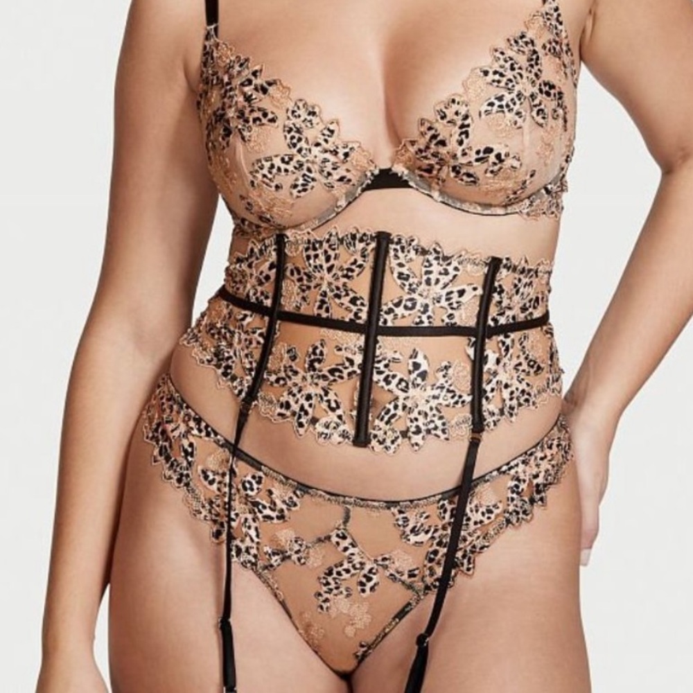 Victoria's Secret VERY SEXY Waist Cincher size M/L - Picture 3 of 9